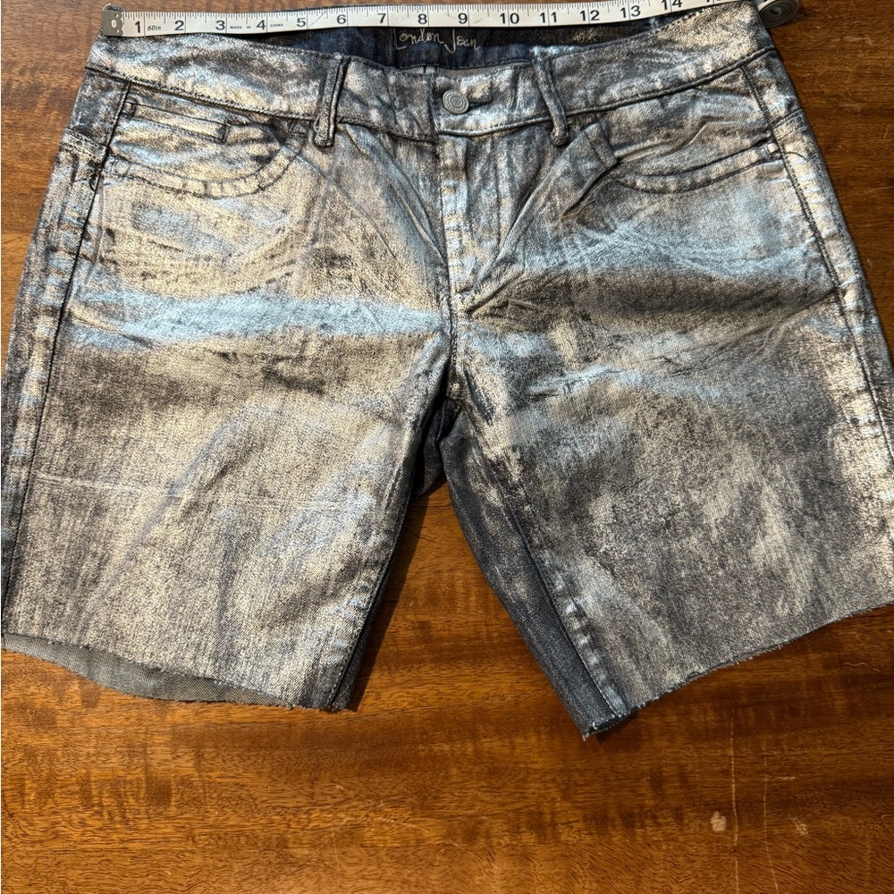 Y2K Gray Metallic London Jeans Cutoff Shorts in size 8 for women